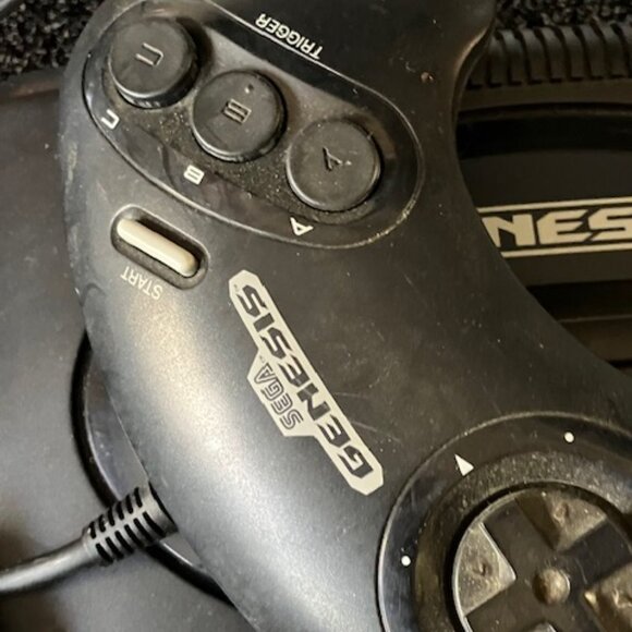 Sega Genisis game console - Picture 3 of 8